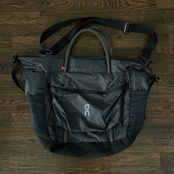On Running | Accessories | Lightly Used On Running Track Pack 35l 